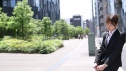 ZOCM-021 就活女子大生セクハラ面接の実態!「内定の為なら…私なんでもします」ブラック企業によるパワハラ行為の一部始終大公開!恥じらいAV出演 なんでも従順いいなり社畜娘に教育しちゃいますSP Vol.02