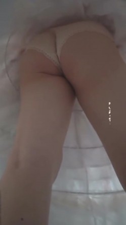 跟随偷窥萝莉美眉 皮肤白皙 这小屁屁小内内晃悠晃悠看着真诱惑