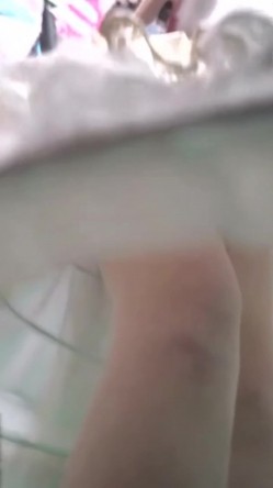 跟随偷窥萝莉美眉 皮肤白皙 这小屁屁小内内晃悠晃悠看着真诱惑