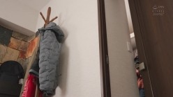 CAWD-365 半年前からオヤジの再婚で同居してるダラシナイ姉の無防備なむっちり尻にムラムラ抑えきれずバック中出し 伊藤舞雪