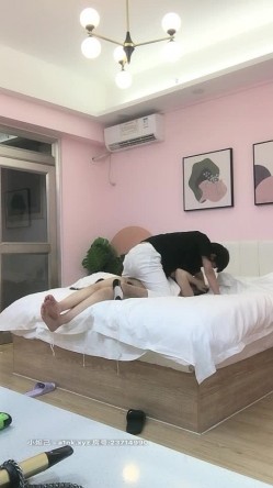 泡良大佬最新作品,【纯约良家少女&91约妹达人】,良家小少妇坠入爱河,深夜开房啪啪,口交女上各种配合,超清镜头画质完美