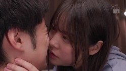 MIDV-307 「キスして欲しい…」バイト先の後輩がまさかのベロキス魔…我慢なんて出来なかった僕はカノジョの事を忘れてヤリまくった週末。 八木奈々