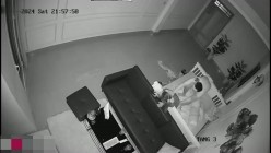 黑客破解摄像头偷拍 晚上下班前秘书被领导叫到办公室干一炮才让她回家