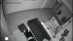 黑客破解摄像头偷拍 晚上下班前秘书被领导叫到办公室干一炮才让她回家