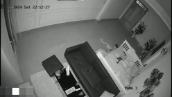 黑客破解摄像头偷拍 晚上下班前秘书被领导叫到办公室干一炮才让她回家