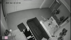 黑客破解摄像头偷拍 晚上下班前秘书被领导叫到办公室干一炮才让她回家