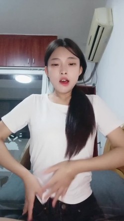 正宗校花,大学生暑假赚零花钱,【小草莓真好吃 】,宿舍狂欢,奶子挺大挺美,小姐姐清纯可爱