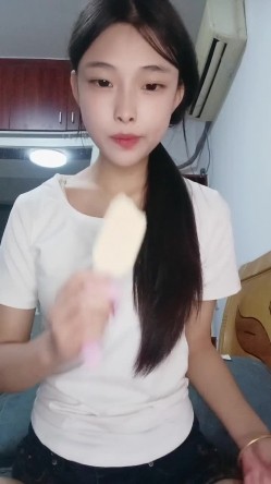 正宗校花,大学生暑假赚零花钱,【小草莓真好吃 】,宿舍狂欢,奶子挺大挺美,小姐姐清纯可爱