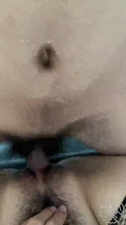 海角大神【妈妈的丰乳肥臀】乱伦合集，老妈和张叔电话粥我趁机操老妈，妈妈风韵犹存