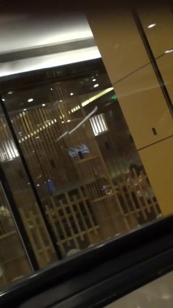 美女如云正街大神极限抄底超多气质小姐姐裙内，各种性感内裤骚丁超级养眼