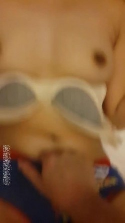 平时很高傲的高中学妹穿超人内裤被有处女情节的社会男让其装处女被操时喊疼