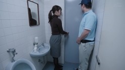 MOON-026 股割れTバックを履いた美人OLは5分しかない休憩時間にスカートもストッキングも脱がず社内で即ハメ不倫中出しSEXを楽しむ 水川潤