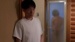 ROE-182 毎日、毎日…義母がハンカチを落とすのは僕を誘う家庭内『中出し密会』のサインです 友田真希