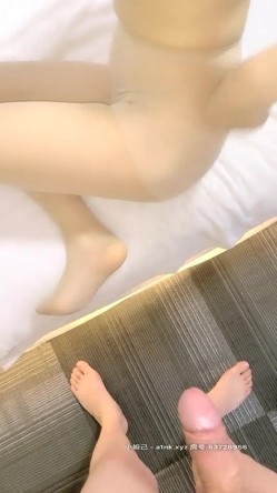 骚货浪女【AVOVE】天天干炮！水晶包臀裙干材烈火 无毛嫩逼真是够上头