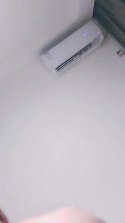 翘臀肥穴网红美女独自在家诱惑大秀,双指夹住美穴摩擦揉搓,蓝色丝袜网袜换着穿,翘起扭动大屁股吸舔自己奶头